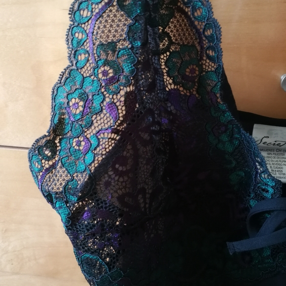 Secret Treasures lingerie set - Picture 4 of 5